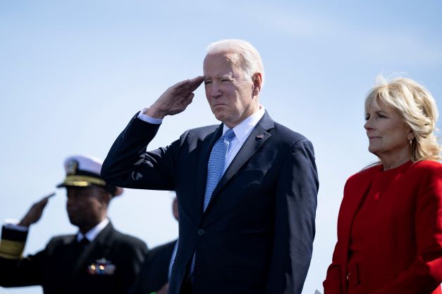 Biden makin nyanyuk, tersasul sebut isteri sebagai Naib Presiden AS