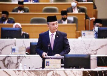 SIKAP Hasni Mohammad menolak ke tepi perbezaan politik dalam merangka Belanjawan Johor 2021  mendapat pujian banyak pihak.