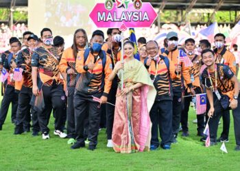 ANTARA pegawai dan atlet kontinjen Malaysia yang menyertai acara pembukaan Sukan Universiti ASEAN (AUG) 2022.