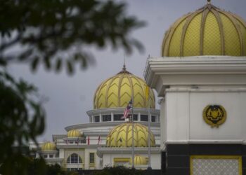 PN dan PH perlu sentiasa meletakkan kepentingan rakyat dan pembangunan negara sebagai agenda utama.