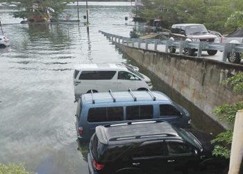 KEADAAN di kawasan Hentian Royal Belum, Gerik yang dinaiki air limpahan Tasik Banding baru-baru ini. - FOTO/GAMBAR MEDIA SOSIAL