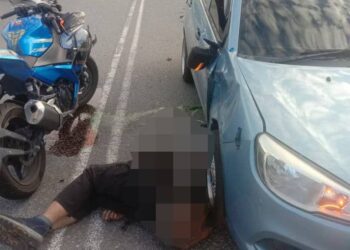 KEADAAN mangsa yang terperosok di bawah kereta dalam kemalangan di Kulai, Johor, hari ini.