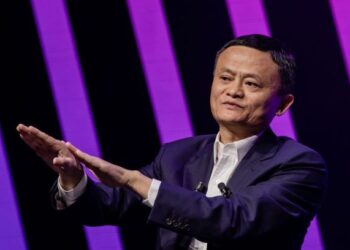 Jack Ma yang hingga tahun lalu adalah orang terkaya di China, telah kehilangan berbilion dolar sejak kerajaan China memulakan kempen antimo­nopoli. - AGENSI