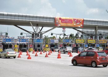 Keputusan kerajaan menstruktur semula empat syarikat konsesi lebuh raya di Lembah Klang bertujuan memastikan rakyat tidak terbeban kenaikan tol seperti ditetapkan dalam konsesi. – GAMBAR HIASAN