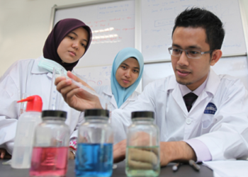 Alumni USIM bukan sahaja cemerlang dalam bidang sains tetapi juga keislaman.