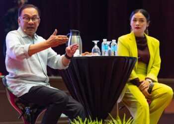 ANWAR Ibrahim semasa Program Temu Anwar di UMS, Kota Kinabalu hari ini