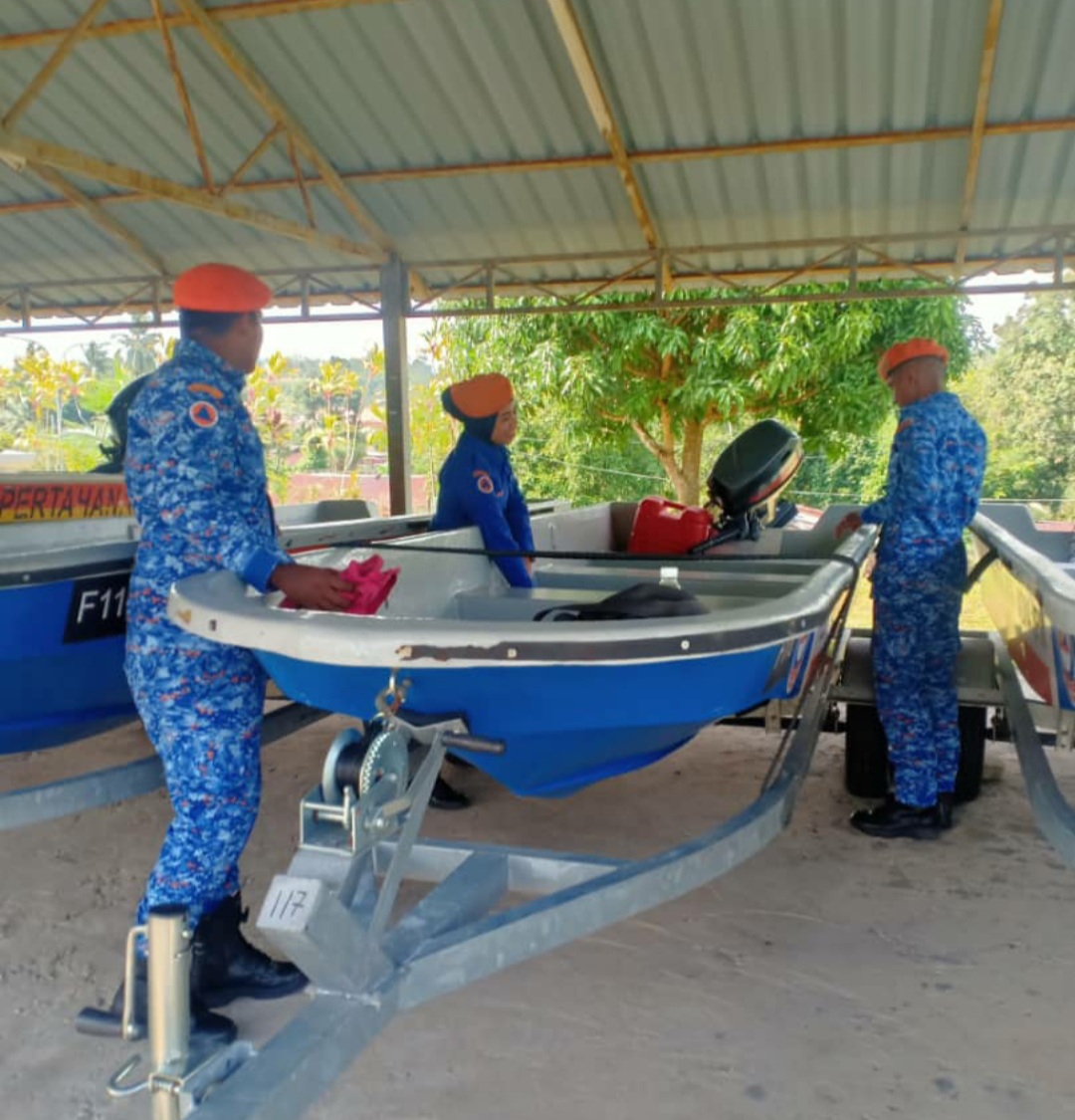 Anggota APM logistik mencukupi hadapi banjir Utusan Malaysia