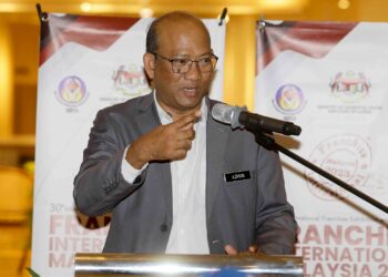 AZMAN Mohd Yusof berucap pada Majlis Pelancaran  FIM2023 di IOI Mall, Putrajaya. - UTUSAN/FAISOL MUSTAFA