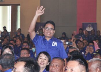 KHAIRUL Azwan Harun pada majlis pengumuman calon PRU15 Barisan Nasional Perak di Ipoh hari ini. - UTUSAN/MUHAMAD NAZREEN SYAH MUSTHAFA