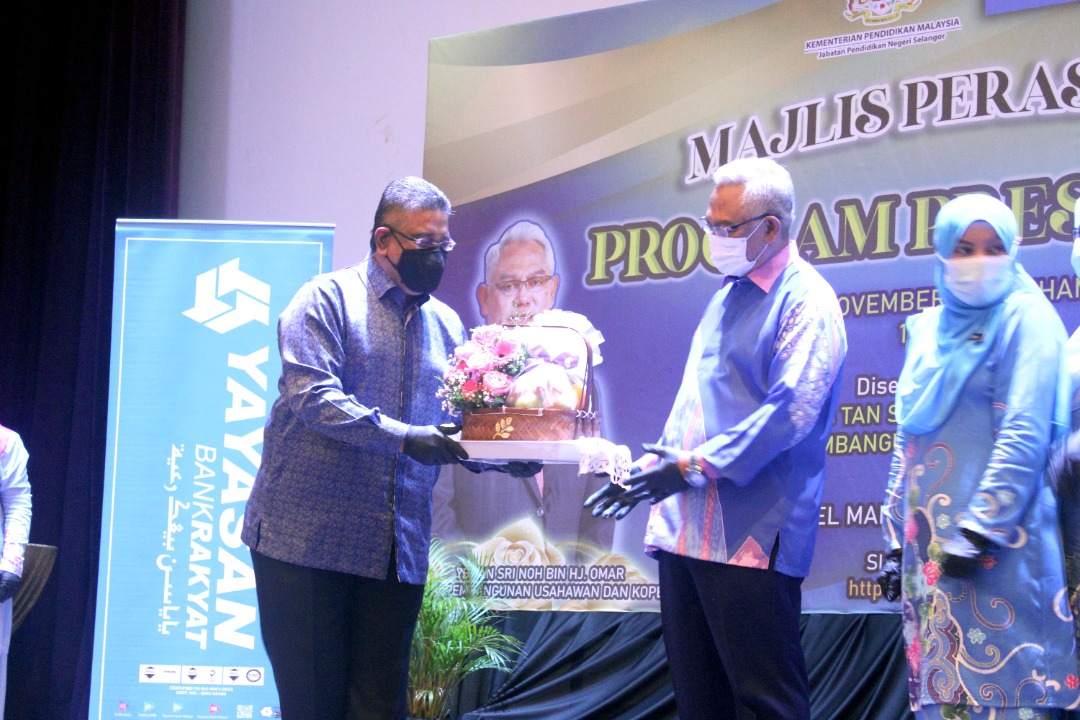 Yayasan Bank Rakyat Taja Rm30 000 Setiap Program Pendidikan Di Selangor Utusan Malaysia