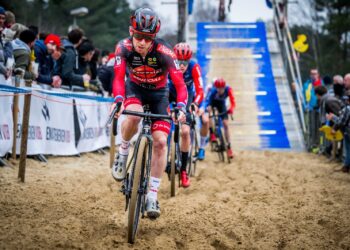 ACARA cyclocross mungkin masih baru di Malaysia tetapi sukan ini cukup popular di benua Eropah dan turut mempunyai saingan Piala Dunianya yang tersendiri. - AFP