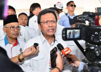 Mohd. Shafie Apdal berkata jika Warisan ikut Muhyiddin Yassin parti itu sudah dibuang.