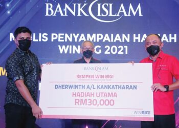 MAJLIS penyampaian hadiah utama kempen WIN BIG 2021 Bank Islam
Malaysia Berhad di Kuala Lumpur, baru-baru ini