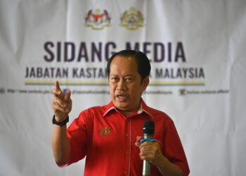 AHMAD MASLAN