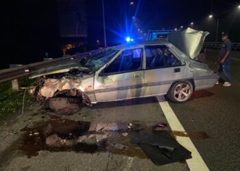 KEADAAN kereta mangsa yang maut dalam kemalangan di Kilometer 277 Lebuh Raya Utara Selatan dekat Seremban malam tadi. - Gambar Ihsan PDRM