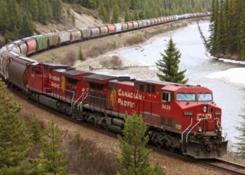 Pembelian Kansas City Southern membolehkan Canadian Pacific memiliki landasan kereta api merentasi AS, Mexico dan Kanada seterusnya menyediakan perkhidmatan menyeluruh  kepada penduduk  setempat. – AGENSI