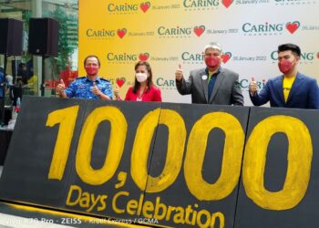 MAJLIS sambutan ulang tahun ke-10,000 hari Caring Pharmacy.