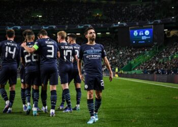 BERNARDO Silva berjaya meledak dua gol ketika membantu Manchester City membelasah Sporting Lisbon dalam aksi pusingan pertama 16 terbaik Liga Juara-Juara di laman lawan.- AFP