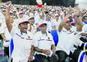 RAMAI pesara kerajaan termasuk dalam kalangan bekas tentera yang menjadi calon pilihan raya. – UTUSAN/AMIR KHALID