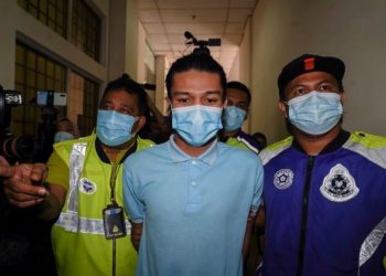 PENDAKWAH selebriti dihadapkan di Mahkamah Sesyen Petaling Jaya pagi tadi terhadap tuduhan melakukan persetubuhan luar tabii terhadap seorang penuntut kolej swasta berusia 22 tahun.