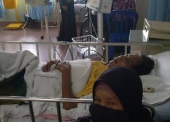 KEADAAN M. Daud Kilau yang dirawat di Hospital Teluk Intan sejak petang semalam selepas mengadu sesak nafas. - UTUSAN