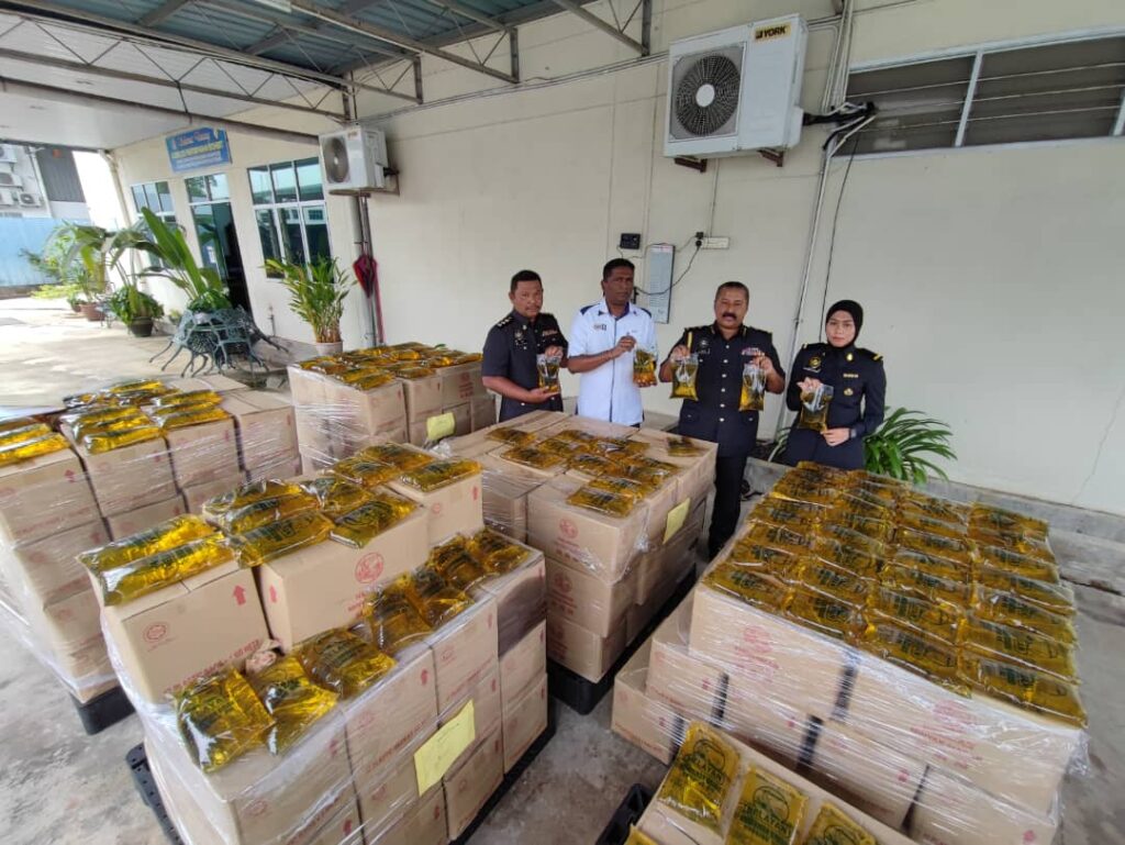 Penganggur Ditahan Bersama Hampir 3,000kg Minyak Masak Bersubsidi ...