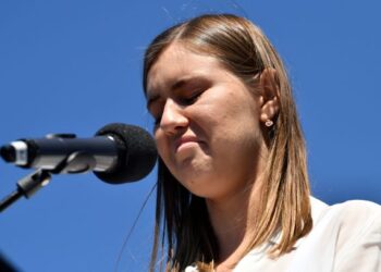 BEKAS kakitangan kerajaan, Britanny Higgins mendakwa dia dirogol oleh rakan sejawat di bangunan kementerian pada 2019 di Canberra, Australia. - AFP