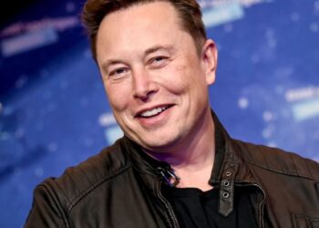 ELON MUSK bukan lagi individu terkaya di dunia, menurut majalah Forbes. - GAMBAR HIASAN