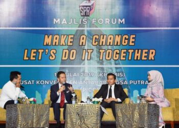SEMINAR dan forum di Malaysia harus menggunakan bahasa Melayu sepenuhnya. – GAMBAR HIASAN
