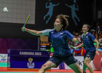 AKSI pemain badminton beregu wanita negara ketika menentang pasukan Filipina pada peringkat separuh akhir Sukan SEA 2023 di Kemboja pada 8 Mei lalu. – UTUSAN/AMIR KHALID