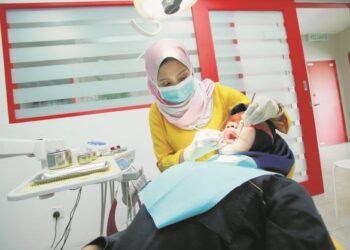 SELAGI mana pesakit tidak tertelan apa-apa semasa rawatan gigi, puasa adalah sah. – GAMBAR HIASAN