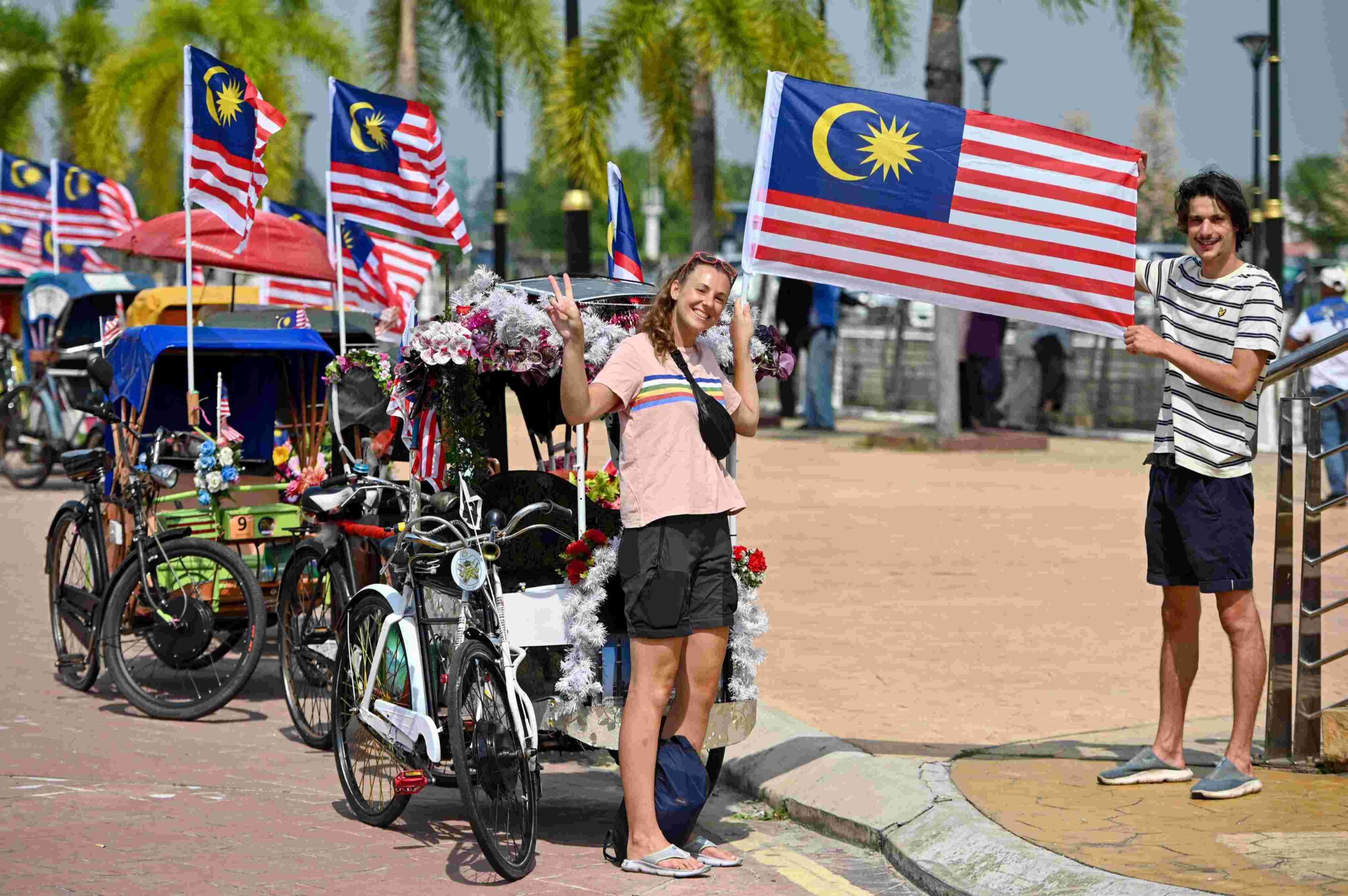 Mahu Malaysia Jadi Negara Paling Mesra Pelancong - Utusan Malaysia