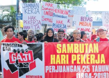 GAJI rendah, hak dan kebajikan pekerja antara isu yang diperjuangkan oleh pelbagai kesatuan sekerja di negara ini. – GAMBAR HIASAN