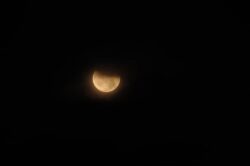 Fenomena gerhana bulan penuh separa di Port Dickson - Utusan Digital