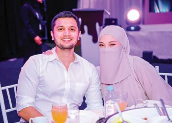 NEELOFA dan Haris Ismail minta rakyat Malaysia bantu penduduk Palestin.