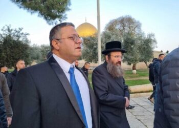 ITAMAR Ben Gvar diiringi seorang rabi Yahudi menceroboh salah satu kawasan di Masjid Al-Aqsa, Baitulmaqdis. - GAMBAR IHSAN THE TIMES OF ISRAEL