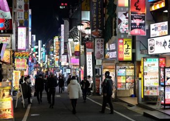 JEPUN bakal laksana perintah berkurung di Tokyo susulan peningkatan kes jangkitan Covid-19. - AFP