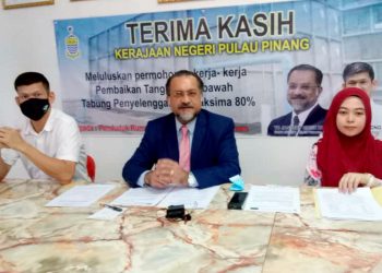 JAGDEEP Singh Deo dalam sidang akhbar di Desa Green, Jelutong, Pulau Pinang, hari ini.