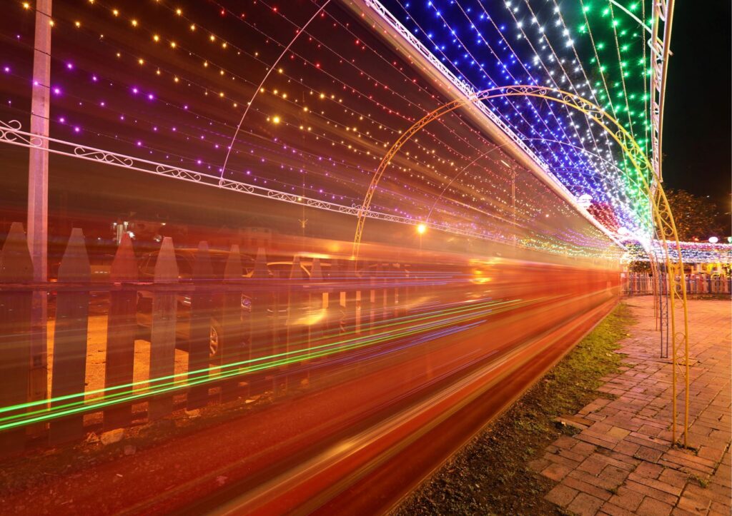 Seni Foto Teknik Light Trail Hasilkan Cahaya Berwarna Utusan Digital