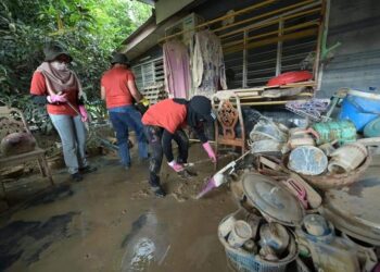 PETUGAS sukarelawan perlu menjalani saringan bagi memastikan mereka bebas daripada Covid-19 ketika menjalankan kerja-kerja membantu mangsa banjir dan selepasnya.