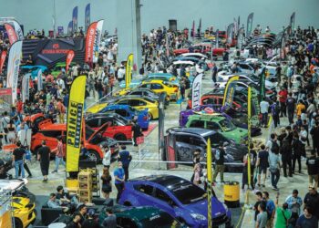 PEMINAT kereta mengunjungi Pameran Tokyo Auto Salon Kuala Lumpur 2023 di MITEC, Kuala Lumpur, semalam.