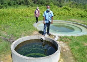 KEADAAN kawasan kolam air panas di Kampung Ulu Bendul, Kuala Pilah yang terbiar tanpa ada usaha pihak berwajib menjadikannya sebagai salah satu daya tarikan pengunjung. - FOTO/ZAKKINA WATI AHMAD TARMIZI