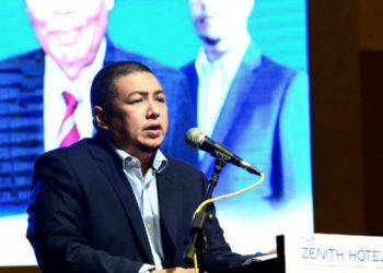 HISHAMUDDIN Abdullah ketika berucap pada majlis perasmian Kursus E-Rahn di Kuantan, Pahang, semalam.