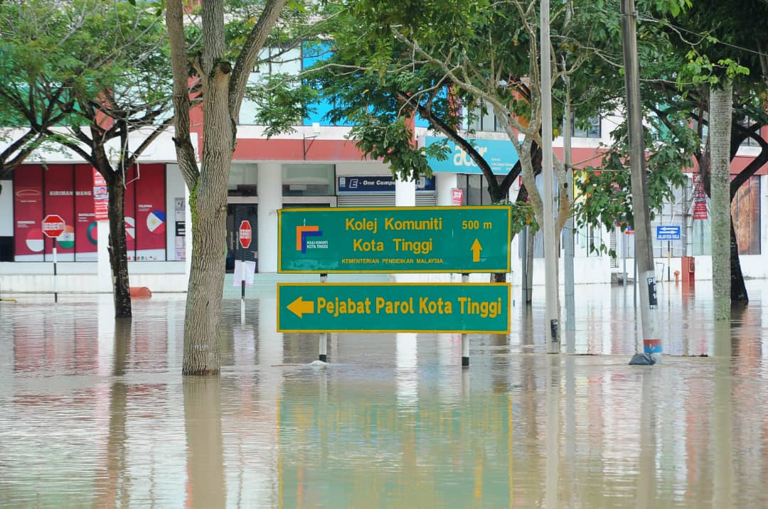 Banjir 13 jalan di Kota Tinggi  ditutup Utusan Digital