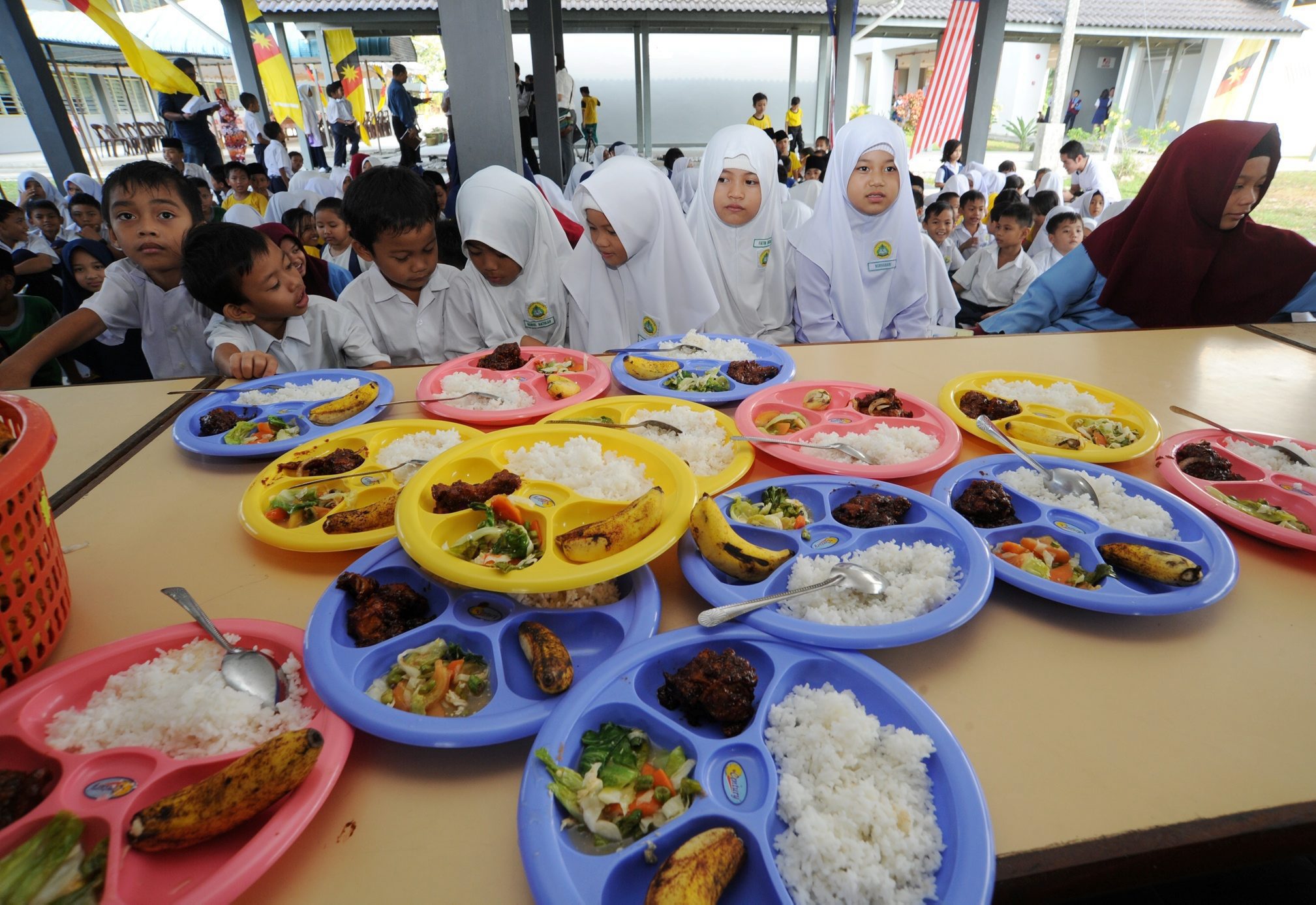 Harga makanan kantin sekolah terpaksa dinaikkan