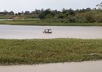 BOT gentian kaca milik Md. Johari Mat Isa yang dilaporkan hilang selepas keluar memancing bersendirian kira-kira pukul 8 pagi semalam di Sungai Muda, Tasek Gelugor, Pulau Pinang.