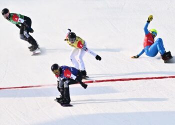 LINDSEY Jacobellis terpaksa menunggu selama 16 tahun untuk meraih emas pertamanya dalam acara luncur papan di Sukan Olimpik Musim Sejuk . - AFP