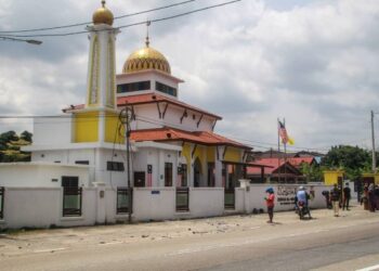 LOKASI kemalangan yang mengorbankan tiga nyawa dalam kejadian yang berlaku awal pagi, Sabtu lalu di Jalan Mambau-Port Dickson, berhadapan Surau Al-Muqqarabin, Kampung Mambau, Seremban. - FOTO/MUHAMMAD IZZAT TERMIZIE