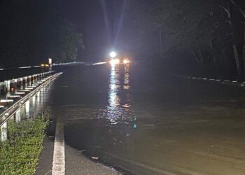 LALUAN di Kilometer 84.6 hingga Kilometer 84.7 dekat Lanchang LPT1 ditutup kepada semua kenderaan akibat dilimpahi air susulan hujan lebat berterusan.