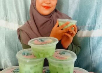 1)	Manzilah Zakaria  menghasilkan buko pandan untuk dijadikan sumber pendapatan.